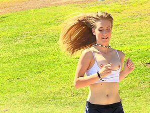 Sporty blonde babe Dakota exposes her pussy in public while jogging