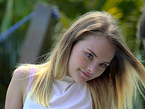 Outdoor sex is all that Dani Lynn needs for the perfect summer