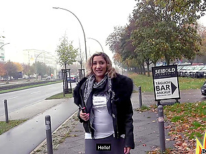 Homemade video of Danka Diamond giving a nice blowjob outdoors